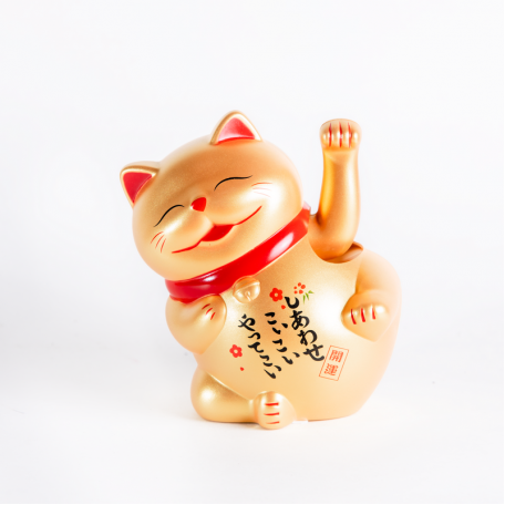 Кошка на боку золотая